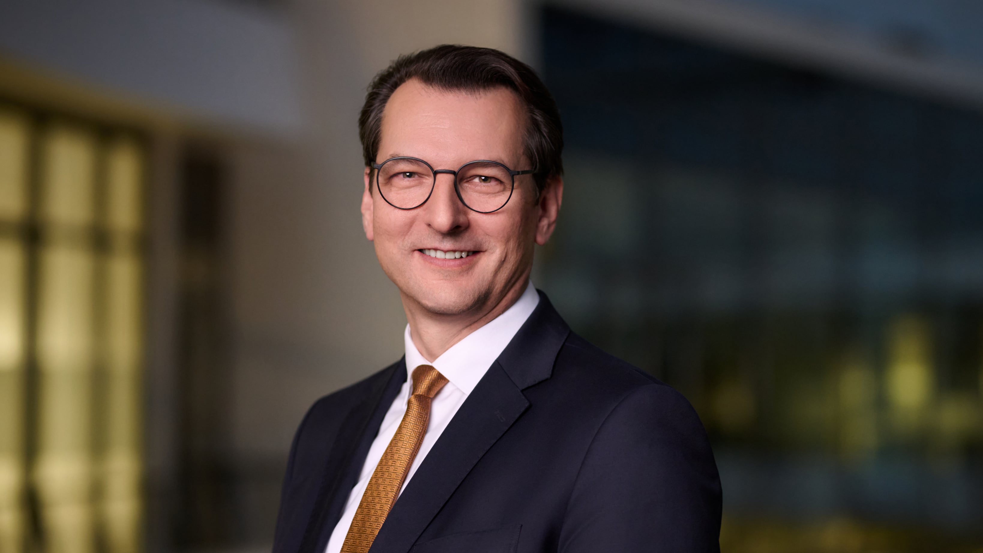 Schock bei BMW: Autokonzern kürzt Prognose für 2026 drastisch