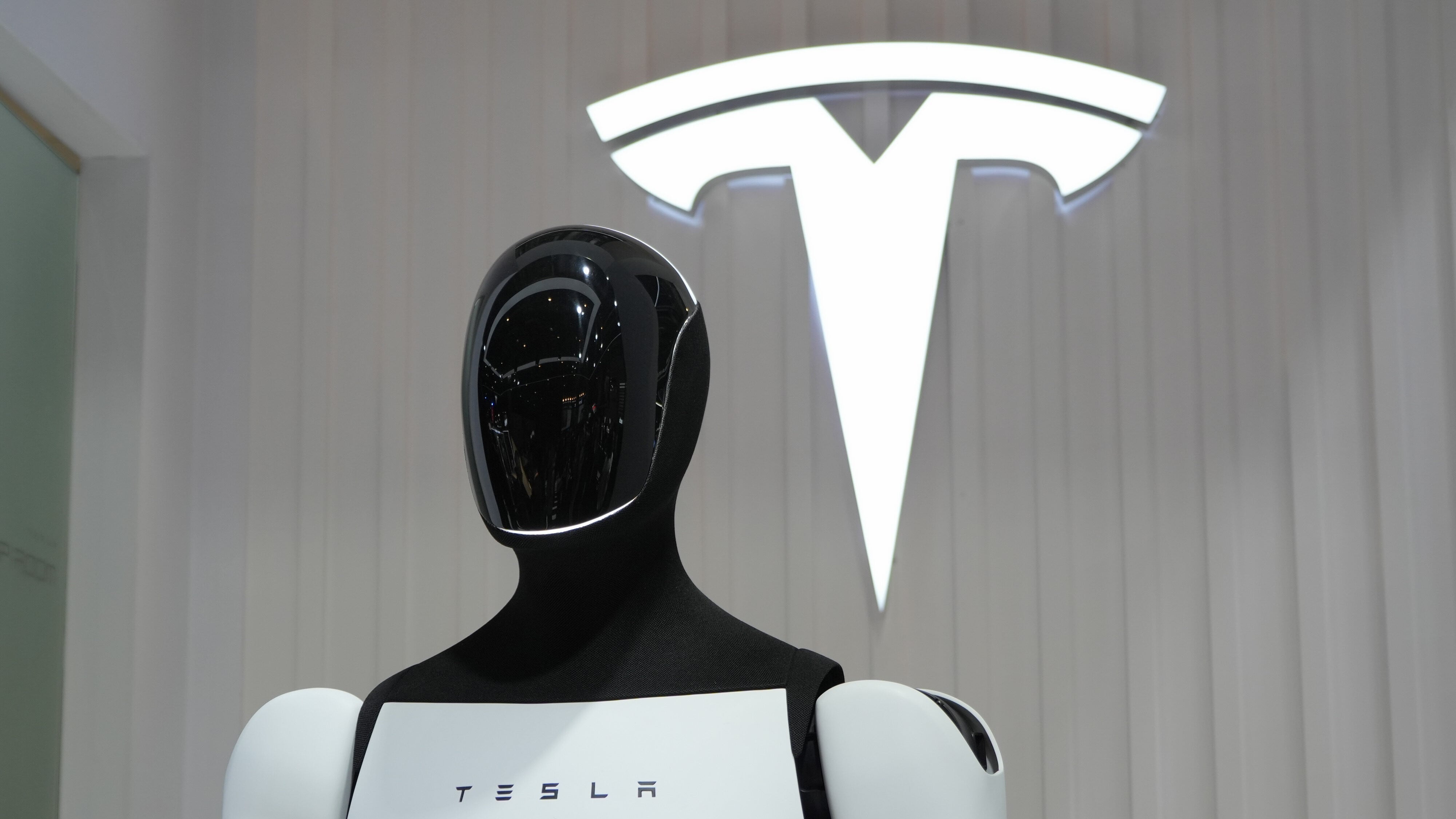 Tesla opfert Model X und Model S für seinen Roboter Optimus