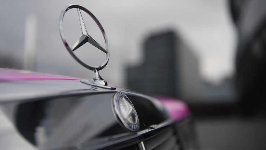 Mercedes badge rtrs 3 web.jpg