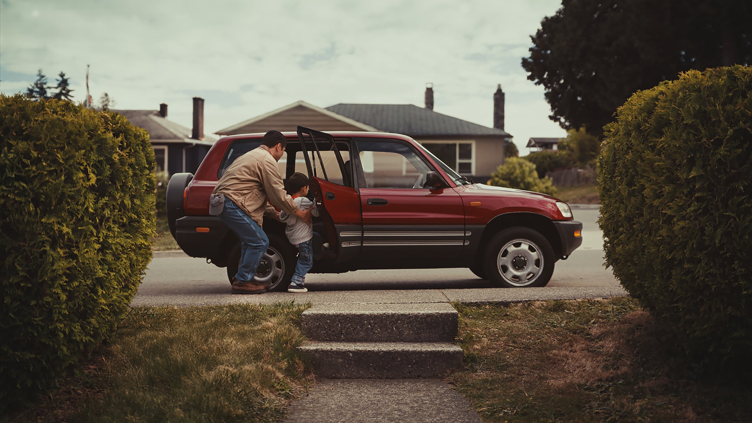 Finding a vintage RAV4 in good condition was a challenge.