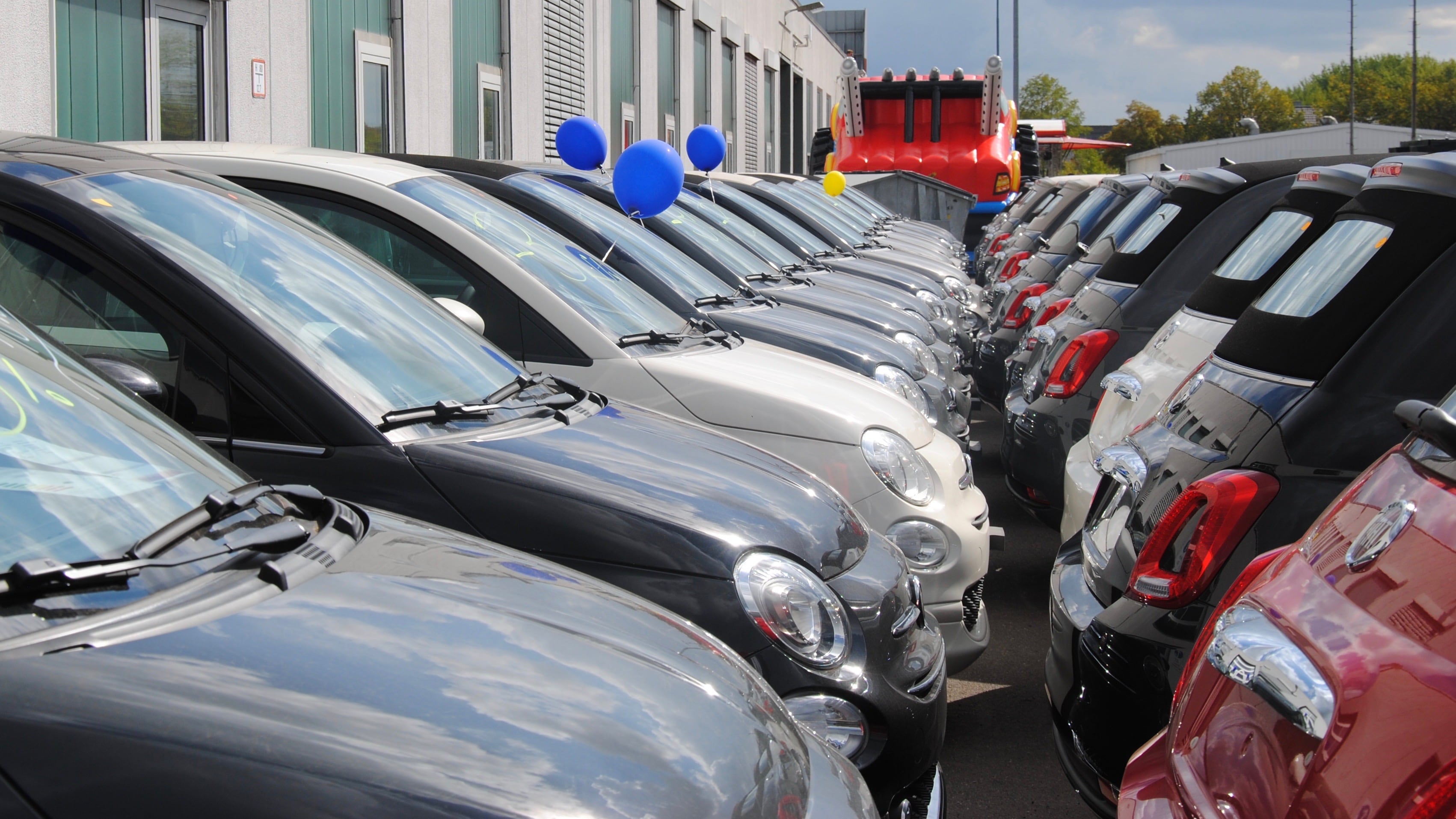 Gebrauchtwagenverkauf im Autohaus