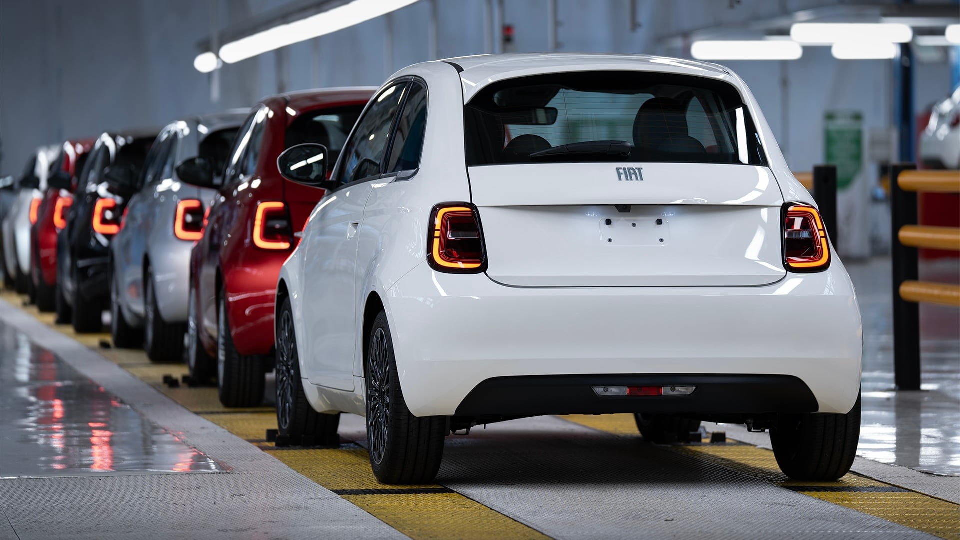 Fiat 500 production in Mirafiori, Turin