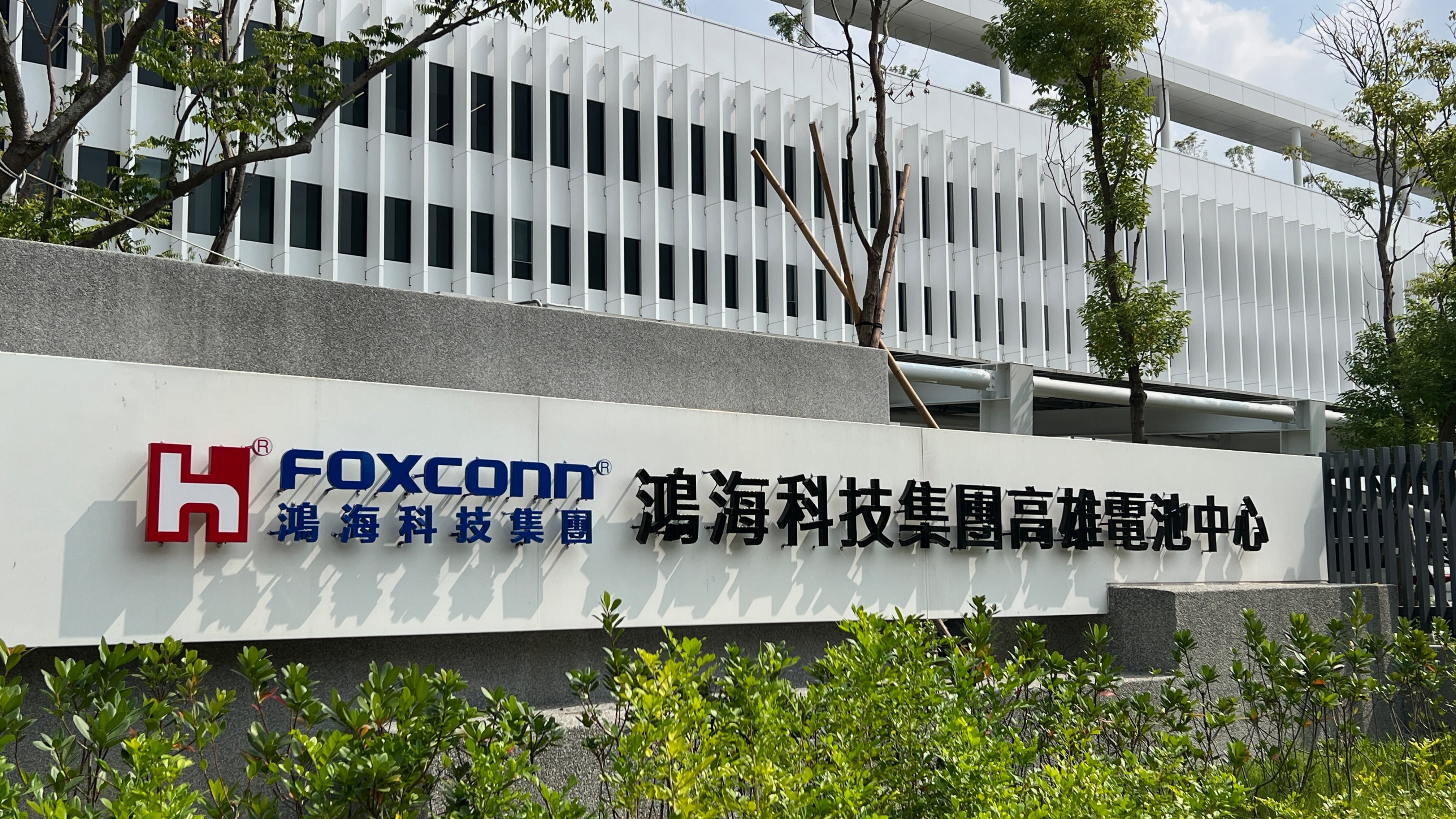 Foxconn’s new gigafactory in southern Taiwan starts with 0.5 GWh of lithium iron phosphate capacity, scaling to 1.2 GWh in 2026, with cells for buses, passenger cars and energy storage.